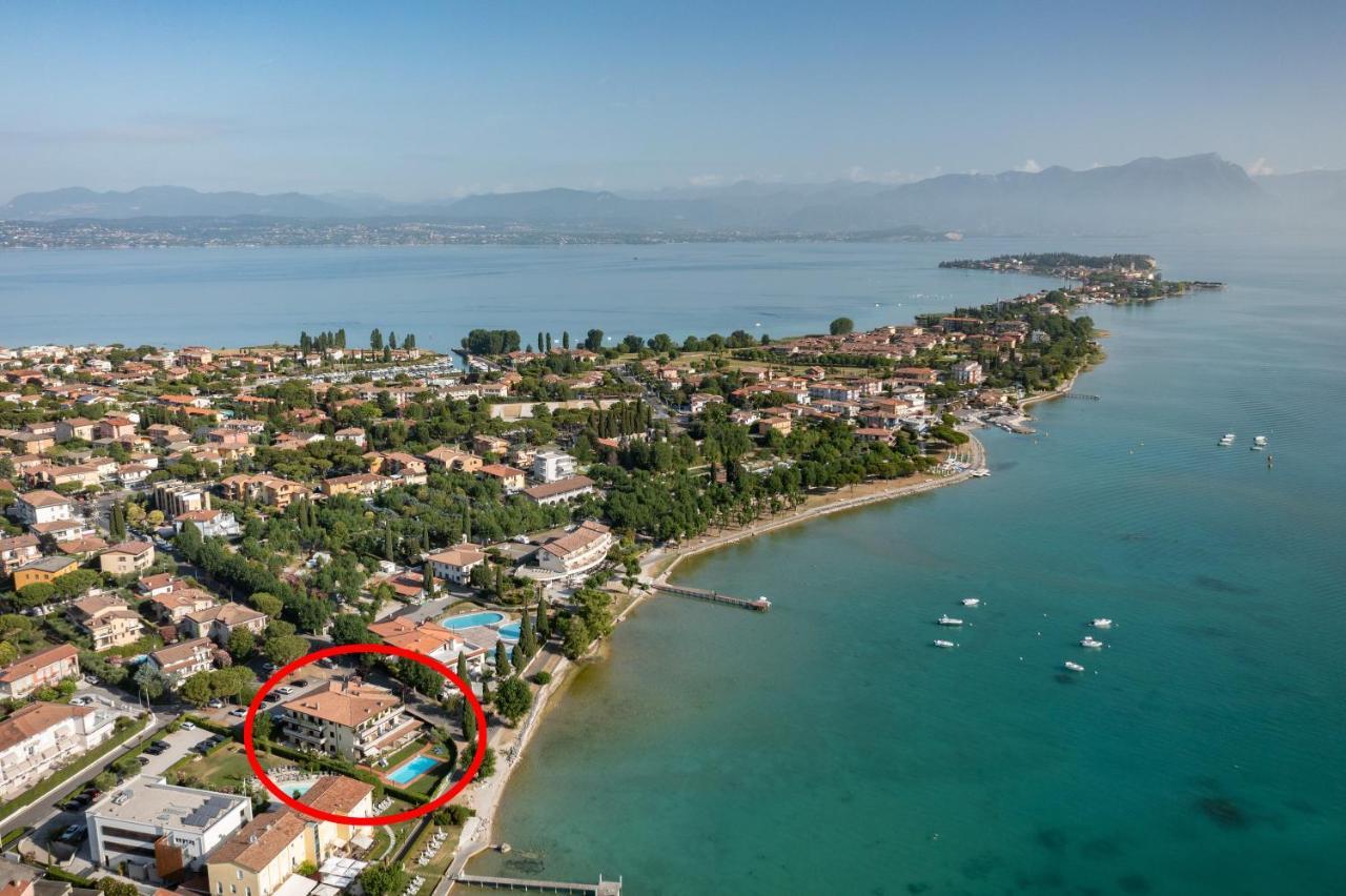 Lake Apartment Primea Сірміоне Екстер'єр фото
