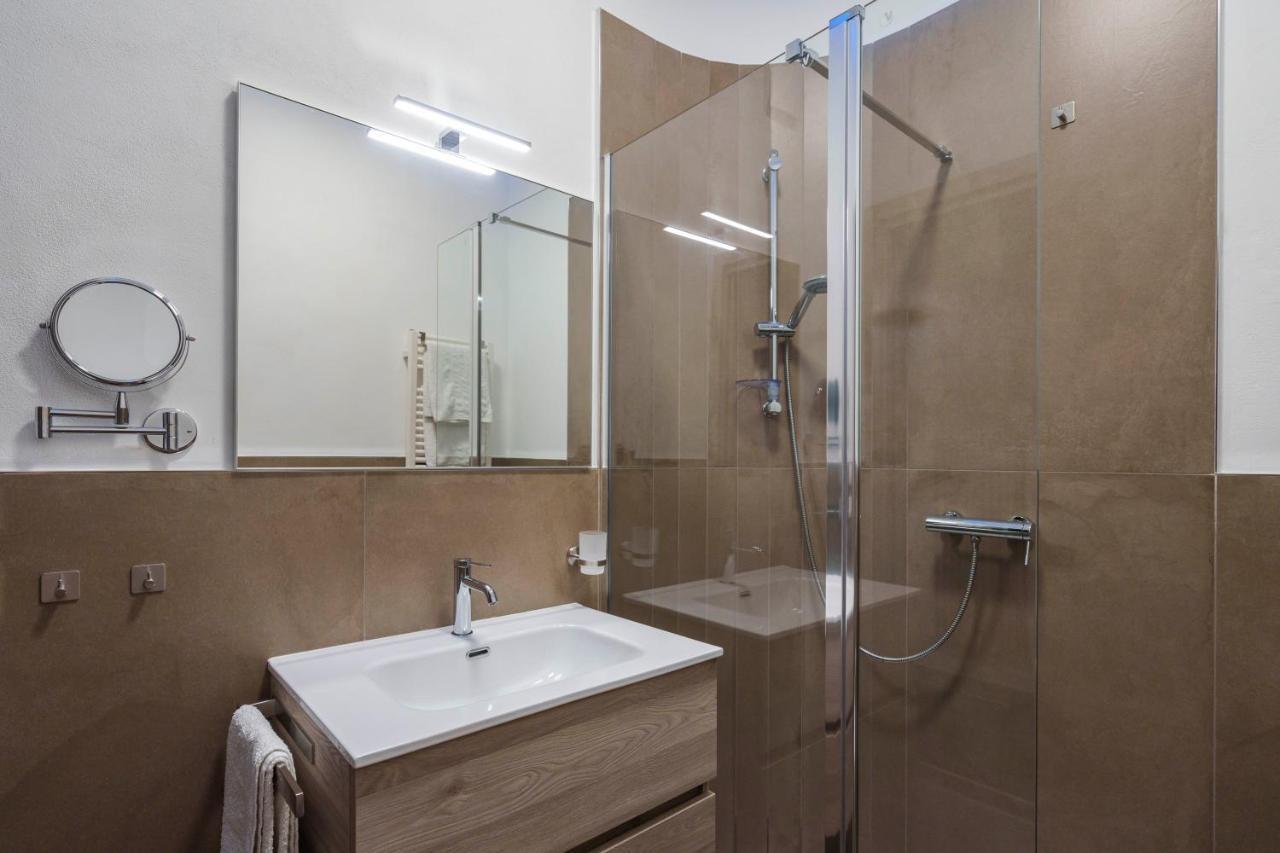 Lake Apartment Primea Сірміоне Екстер'єр фото